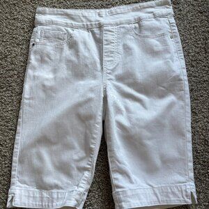 Tribal Bermuda Style Shorts in a Crisp White - Size 4